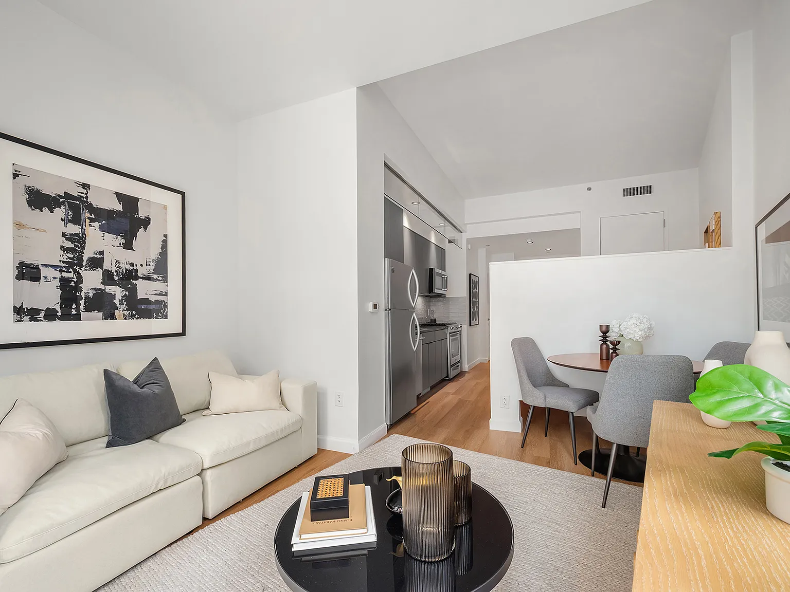 306 West 48th Street — Photo 1