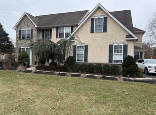 909 Beechwood Dr, Lansdale, PA 19446