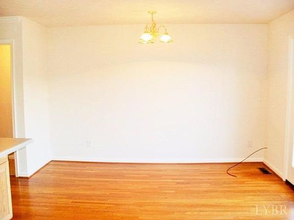 5th image of 738 Wyndhurst Dr