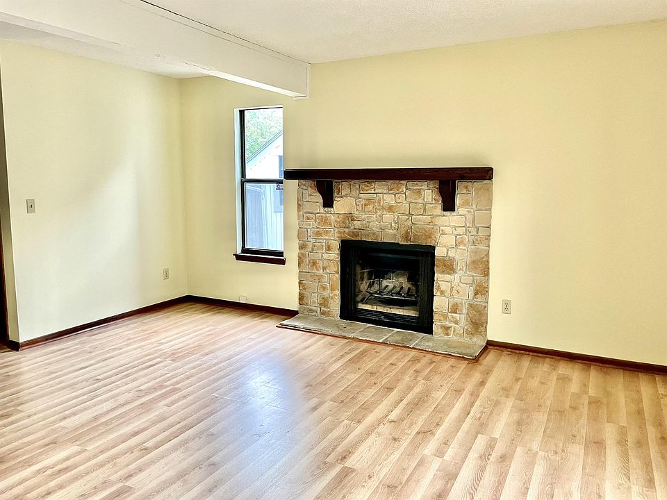 1st image of 1916 Lawrence Ct #1