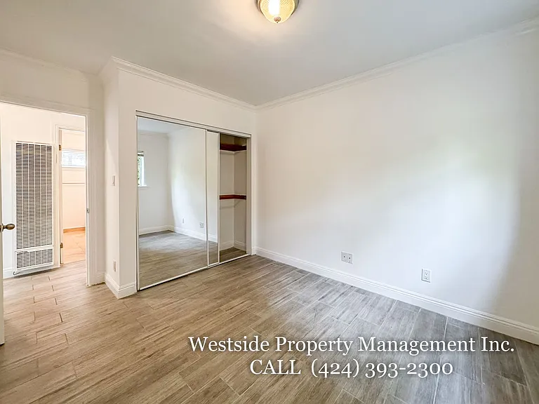 627 Westminster Ave #2 — Photo 10
