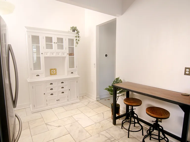 2302 N Morgan St — Photo 6