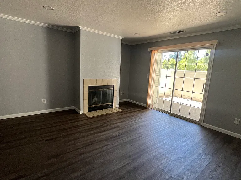 2400 Eilers Ln #1401 — Photo 5
