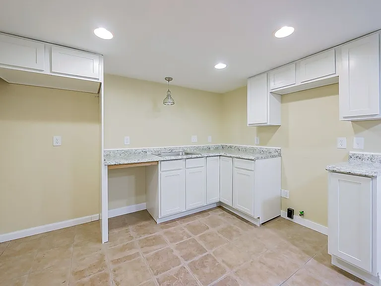 8701 Brookville Rd — Photo 35