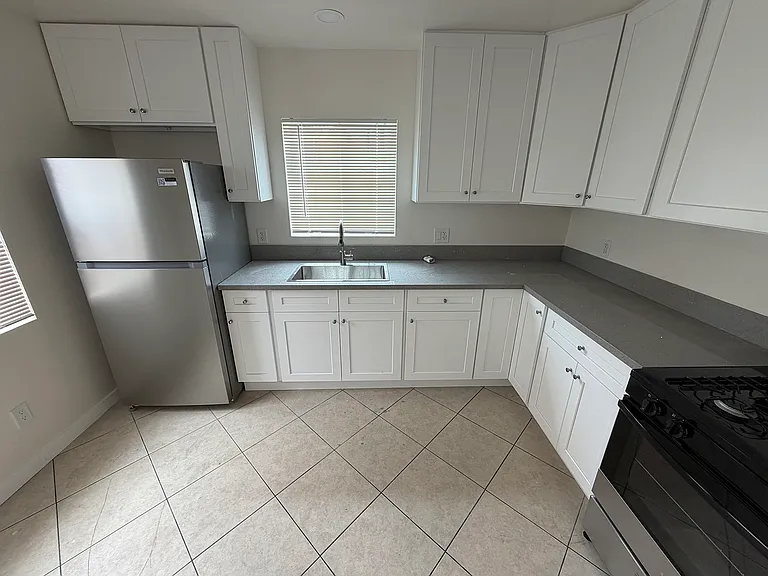 4027 Arden Dr — Photo 1