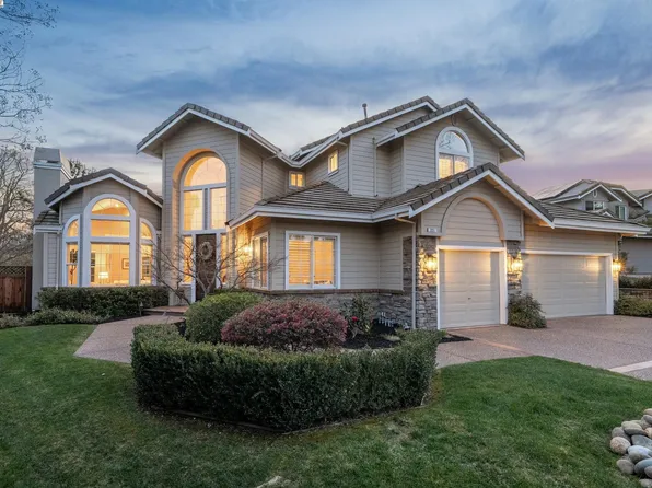 221 Cheval Ln, Walnut Creek, CA 94596