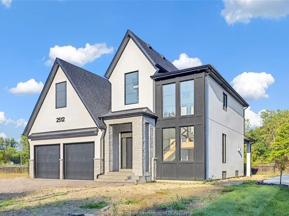 2520 Mayfair Ave S, Lasalle, ON N9J 0E5