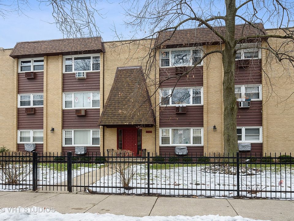1st image of 1627 W Touhy Ave APT 301