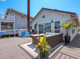 531 N Bridgeton Rd SLIP 6, Portland, OR 97217