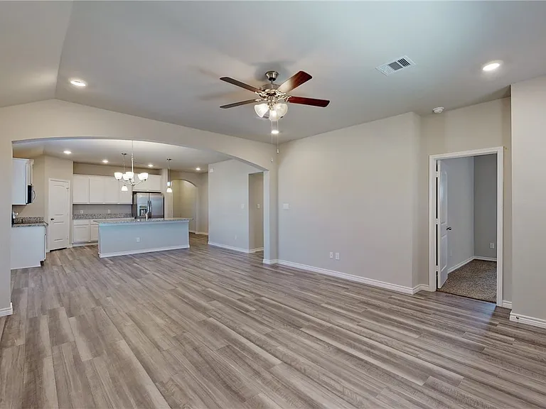 2043 Chief St — Photo 10