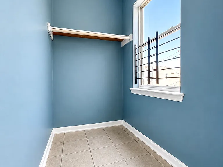 44 Astor St #3 — Photo 5