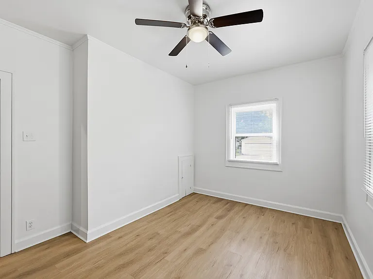 833 N Riley Ave — Photo 16