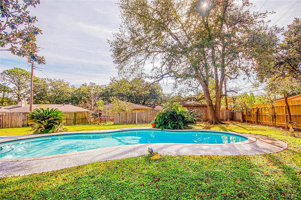 7138 Galleon Dr, Houston, TX 77036 | Zillow