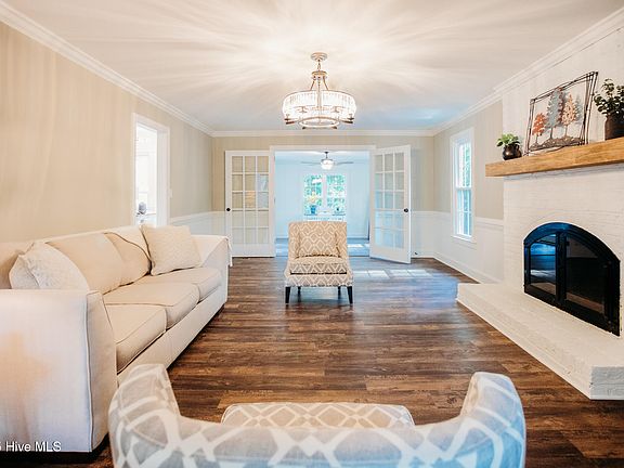 2nd image of 1702 Chamberlain Drive NW