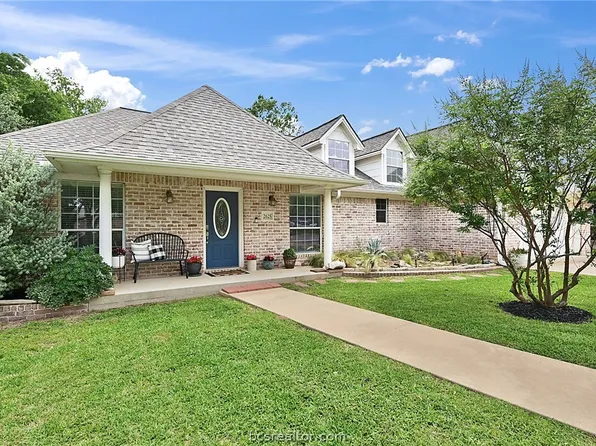 2625 Manchester Dr, Bryan, TX 77802