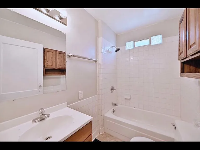 911 N Bosart Ave — Photo 5
