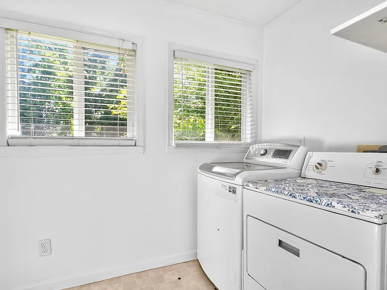 3008 Lakeshore Dr — Photo 14