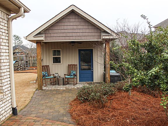 Pool House