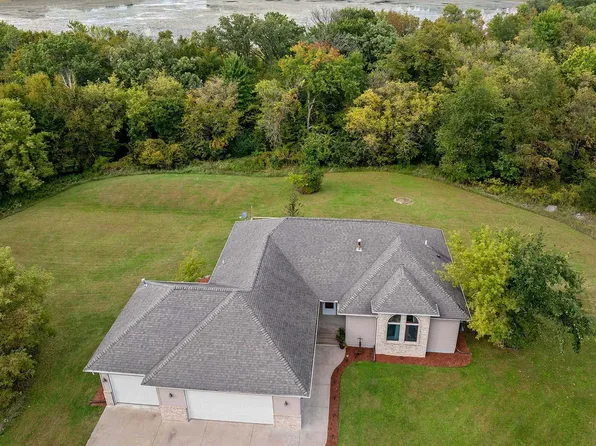 8536 275th St, Chisago City, MN 55013