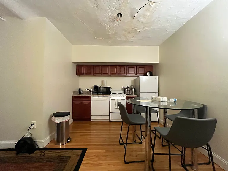 41 Bay State Rd — Photo 1