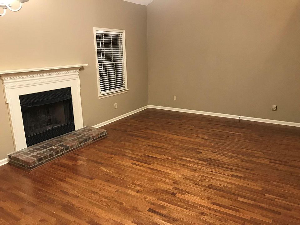 Living Room with gas Fireplace