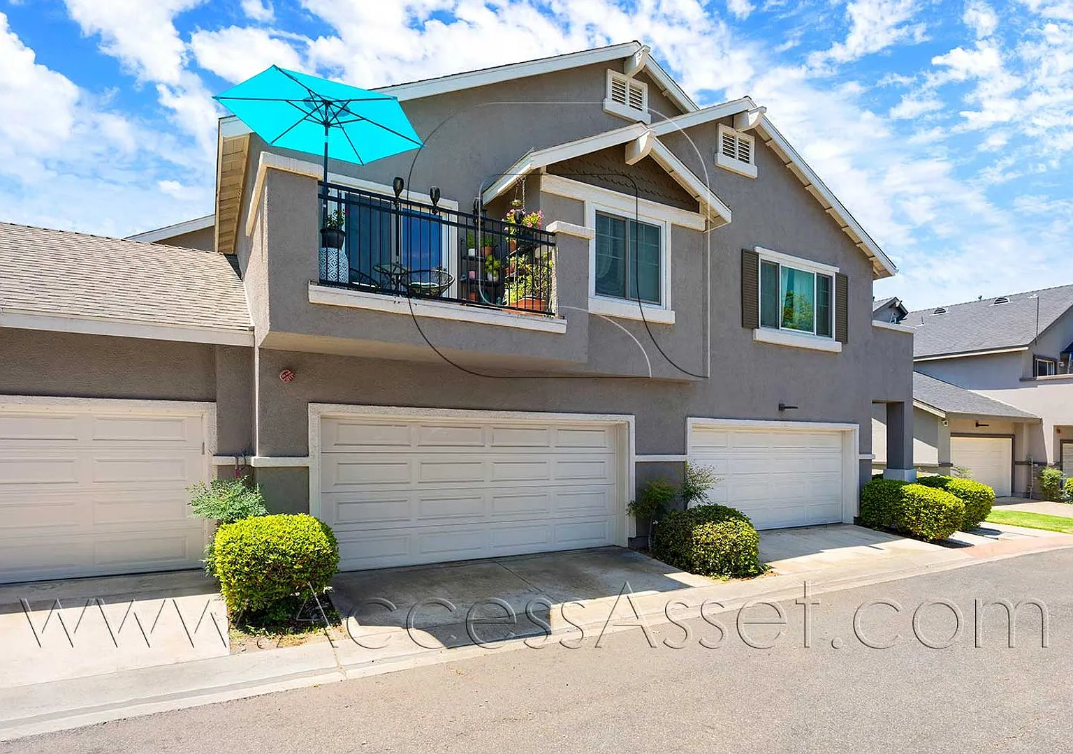 Thoughtfully Designed 3 Bedroom Home with Modern Everyday Comfort — Photo 1