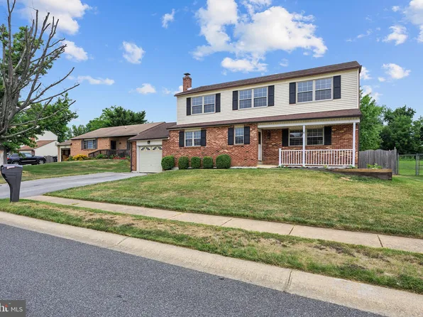 5 Calwell Dr, New Castle, DE 19720