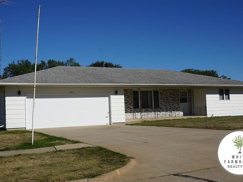 1st image of 1123 Crescent Dr