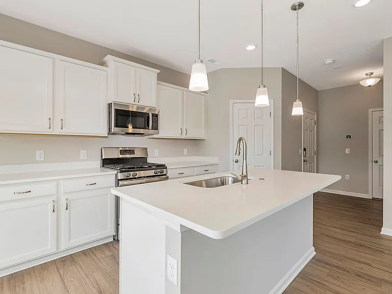 5589 Callaway Dr — Photo 7