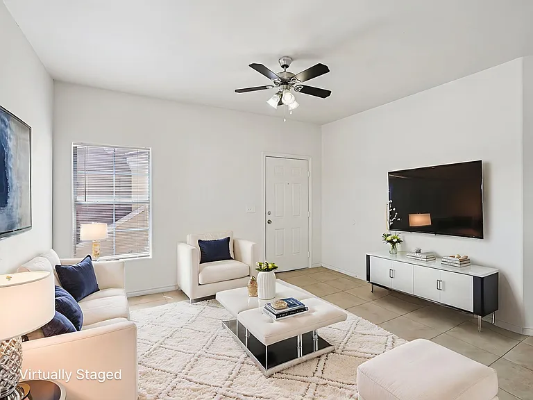 Sunrise Park Condominiums — Photo 5
