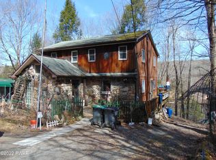 191 Wallenpaupack Dr, Greentown, PA 18426