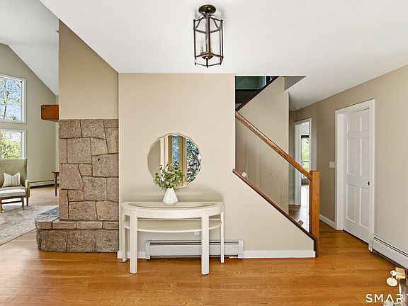 4th image of 28 Garnet Road