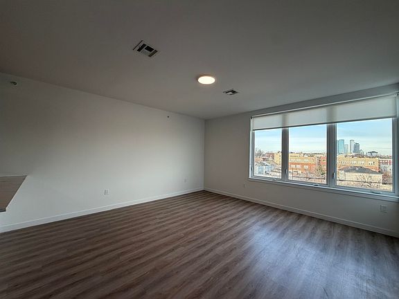4th image of 306 Bergen Ave APT 404