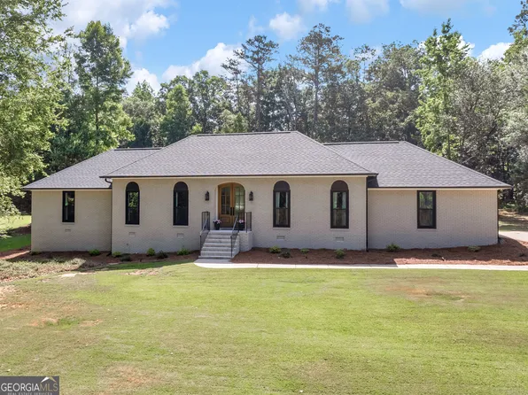 1140 Fernwood Dr, Bogart, GA 30622