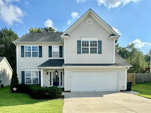 4582 Woodway Dr, Kernersville, NC 27284