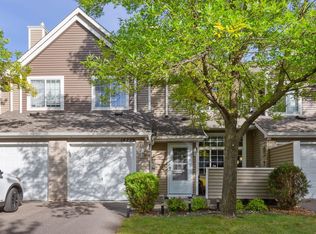 18229 Warbler Ln, Eden Prairie, MN 55346