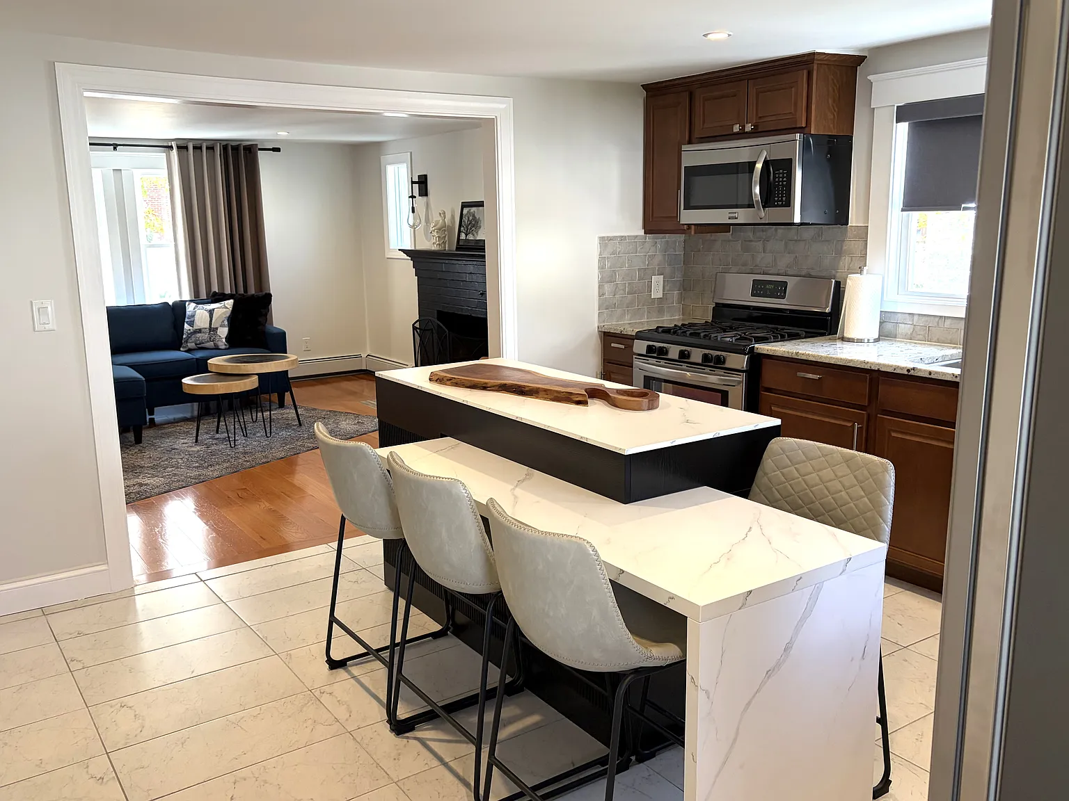 2 bed, 1000 sqft, $3,000 — Photo 4