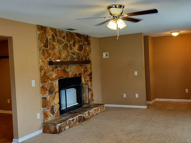 6840 S Sorrell Ave — Photo 6