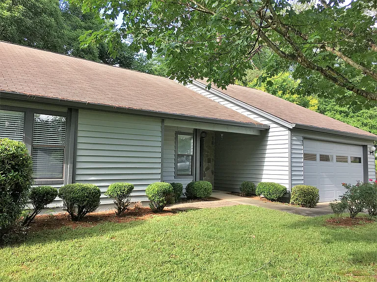 19 Briar Gate Ln — Photo 3