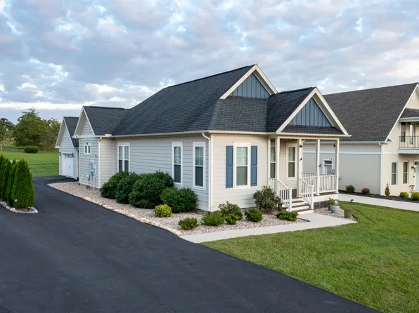40 Florence Sarah Ln, Lexington, VA 24450