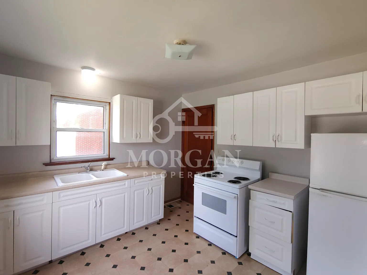 321 W 29TH ST - - — Photo 3