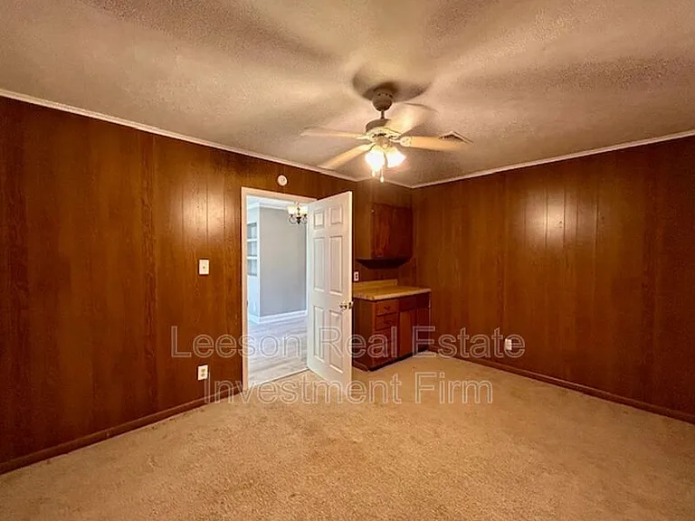 1101 James St — Photo 7