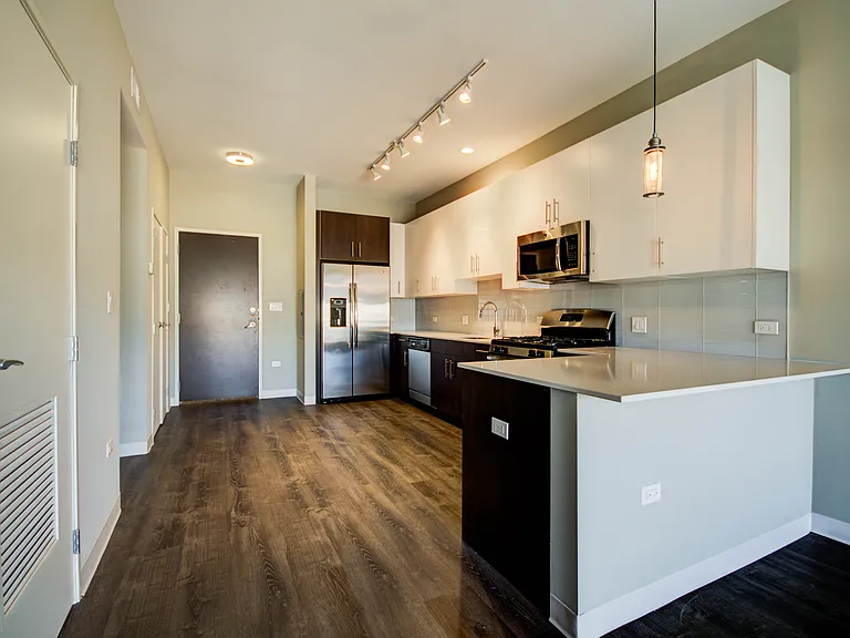 851 W Grand Ave #505 — Photo 3