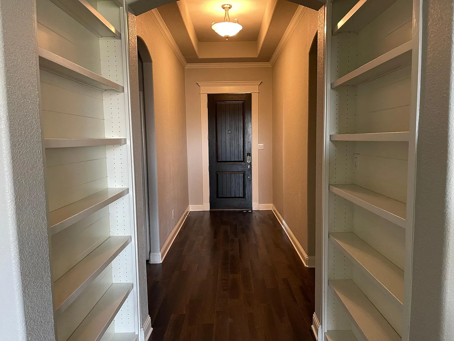 4 bed, 2342 sqft, $2,800 — Photo 2