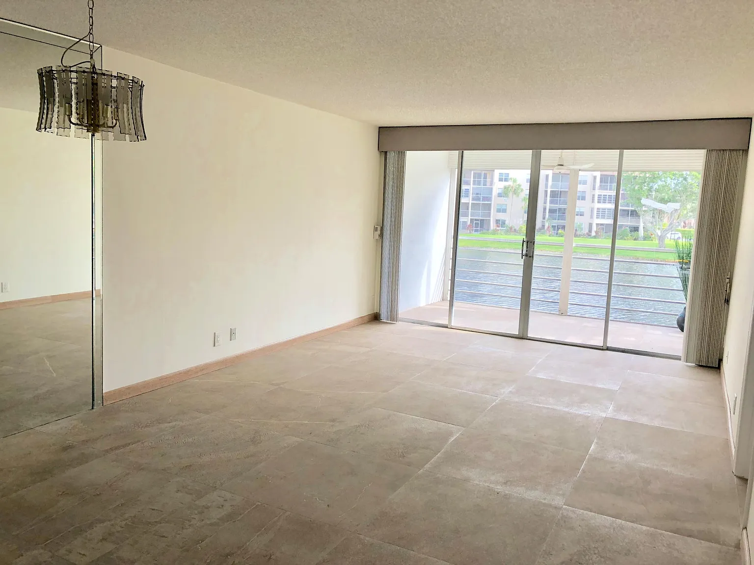 2 bed, 1100 sqft, $2,050 — Photo 3