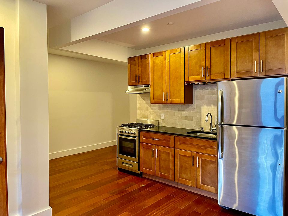 1st image of 1431 28th Ave #1