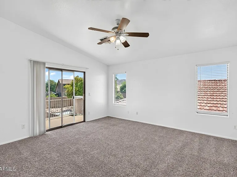 7823 S 48th Ln — Photo 17