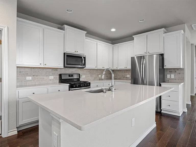 11924 Gilleland Ln — Photo 2