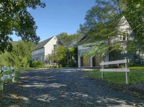 2 Schoolhouse Ln, Lebanon, NJ 08833