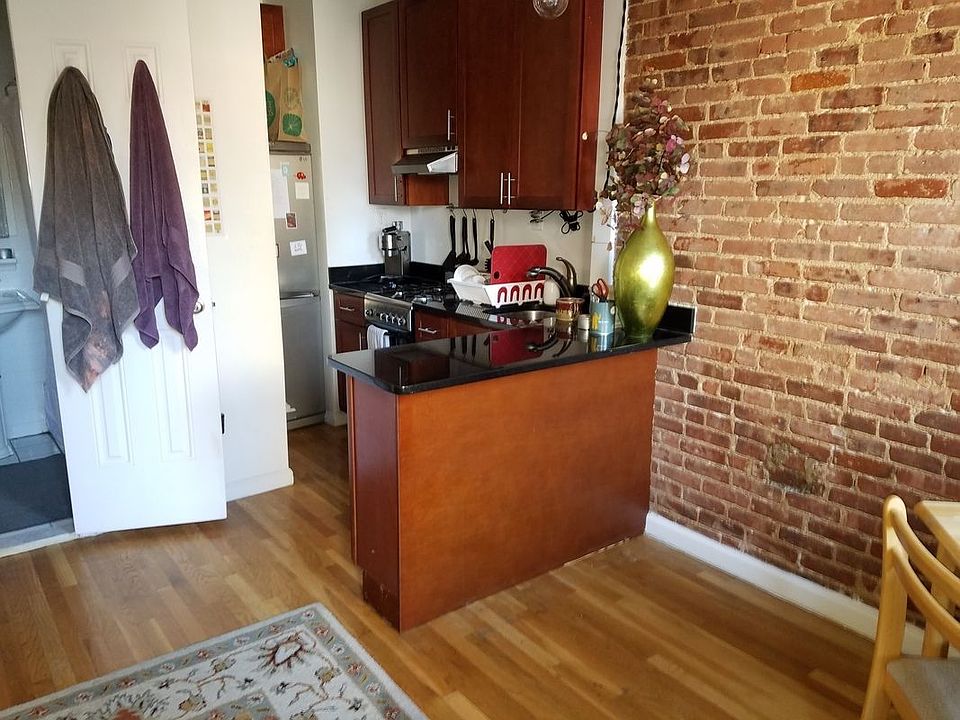 2nd image of 300 E 88th St APT 5W